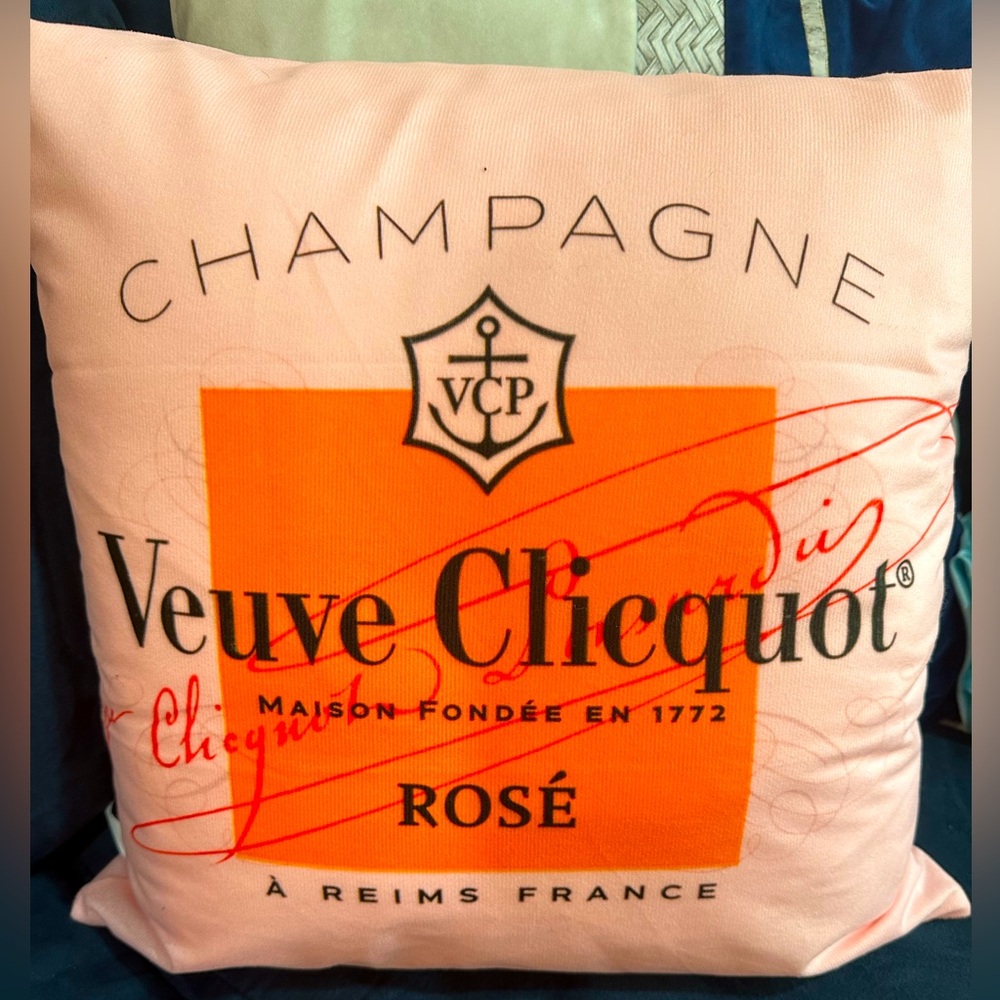 Vevue Cliquot Pillow